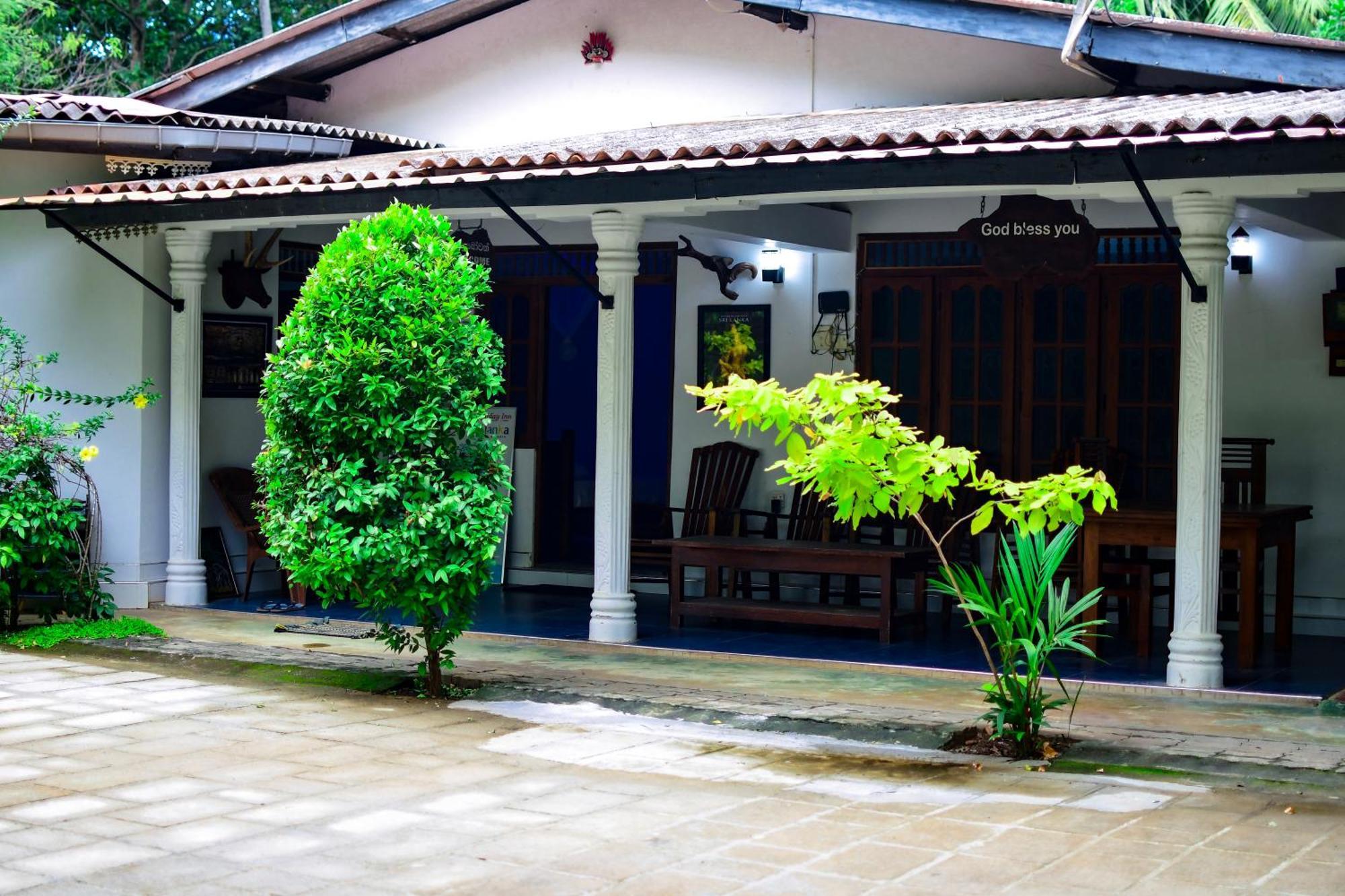 Tourist Holiday Inn Dambulla Eksteriør billede