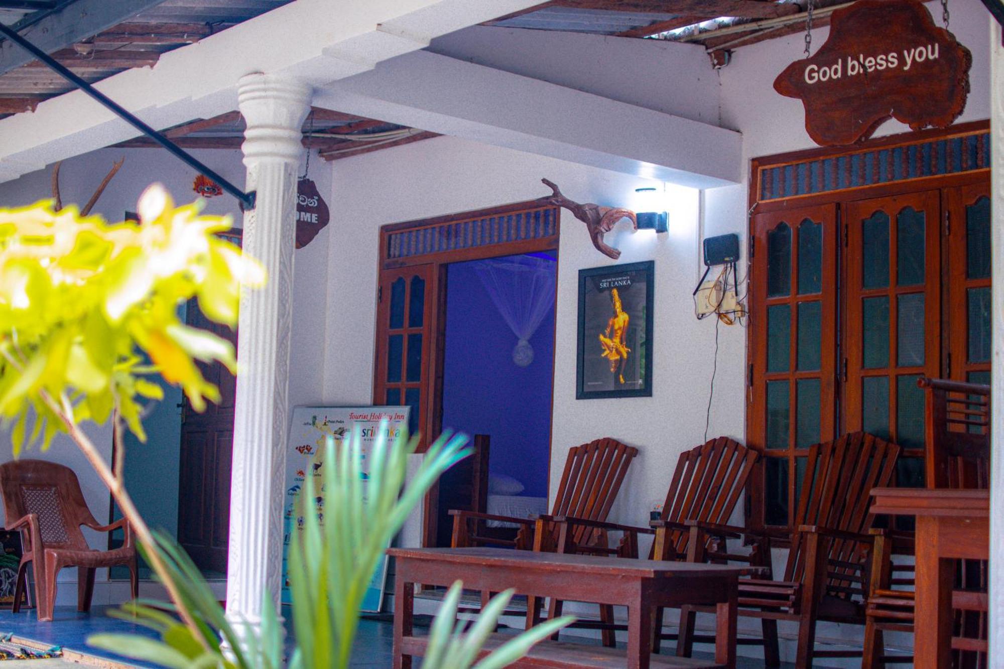 Tourist Holiday Inn Dambulla Eksteriør billede